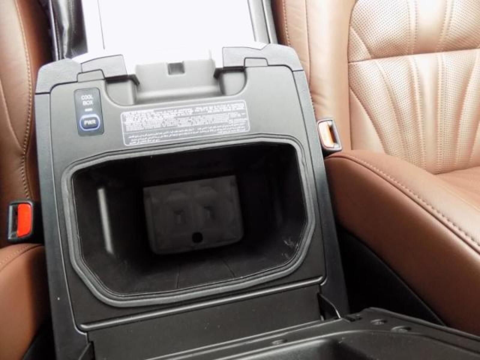Toyota Land Cruiser 37