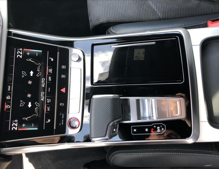 Audi SQ8 26