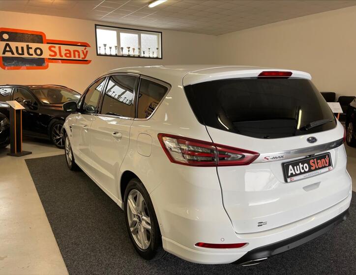 Ford S-MAX 5