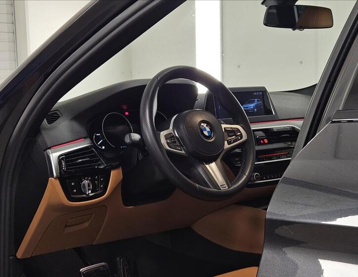 BMW Řada 5 12