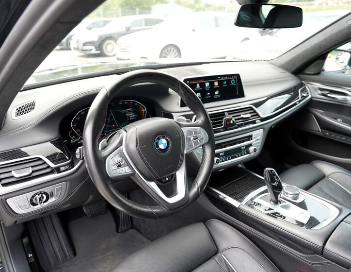 BMW Řada 7 22