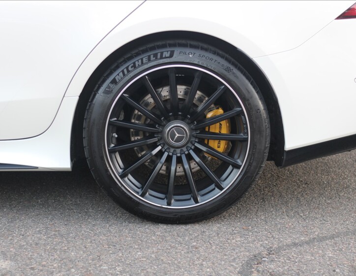 Mercedes-Benz AMG GT 11