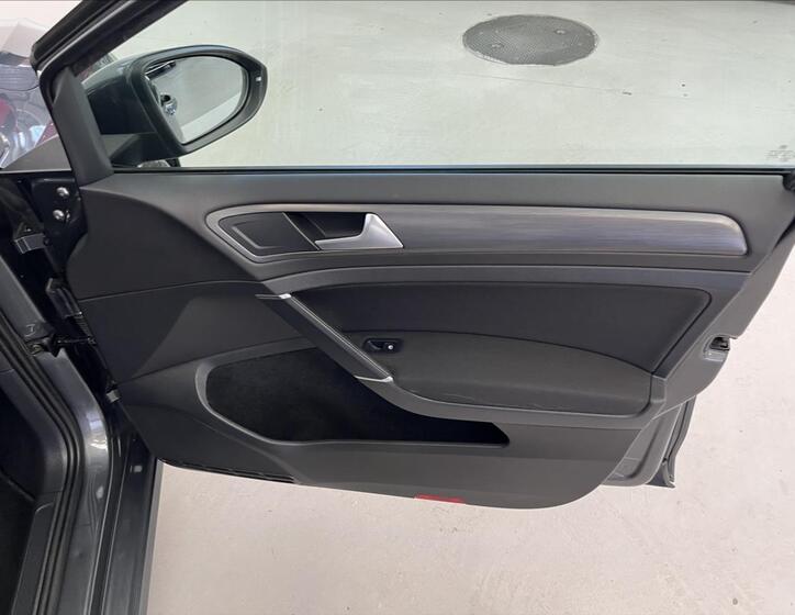 Volkswagen Golf 27