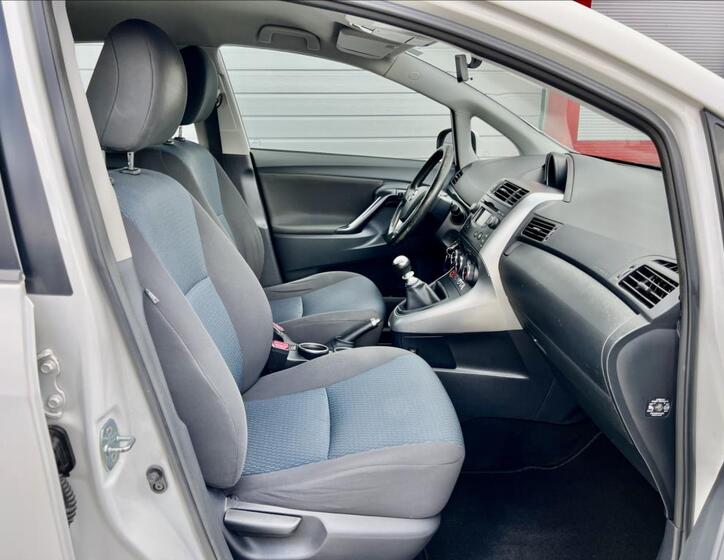 Toyota Verso 19