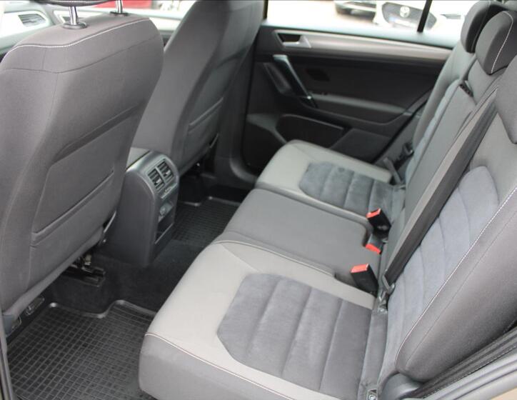 Volkswagen Golf Sportsvan 9