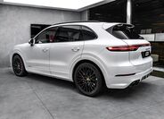 Porsche Cayenne 7