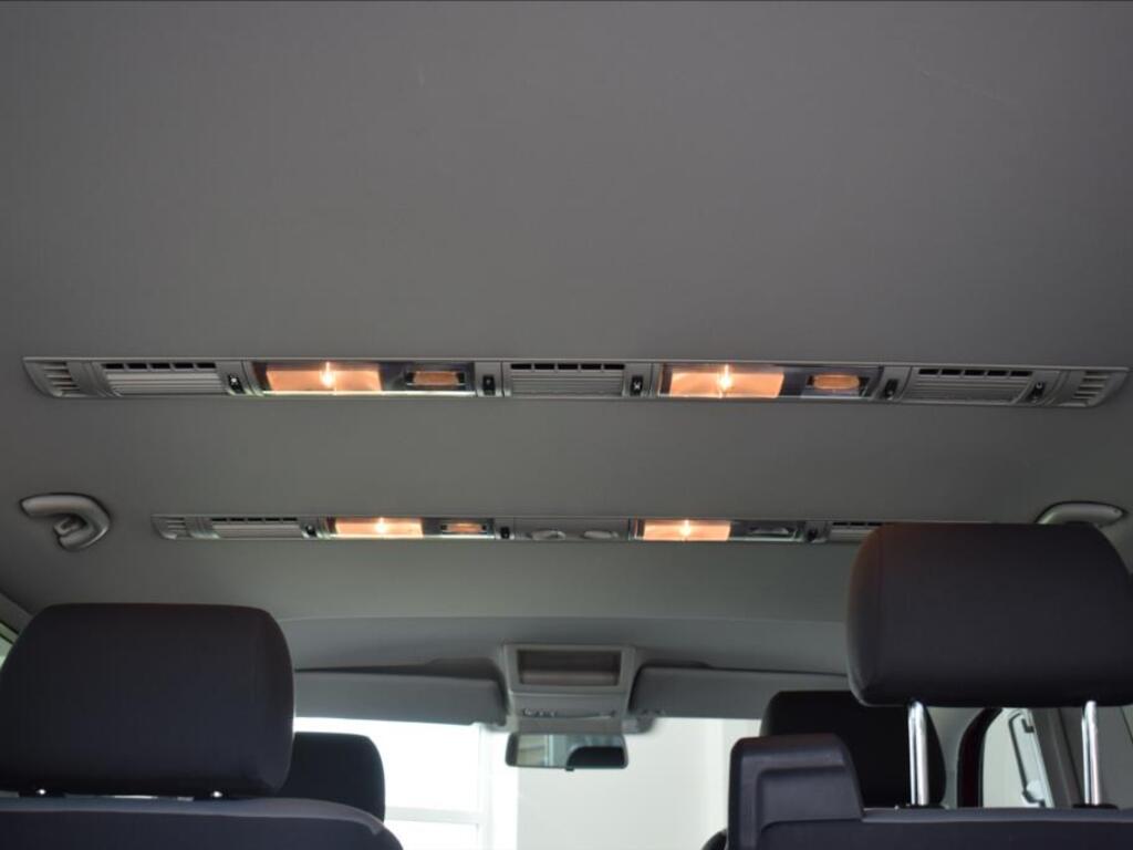 Volkswagen Multivan 14