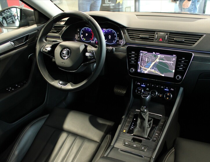 Škoda Superb 12