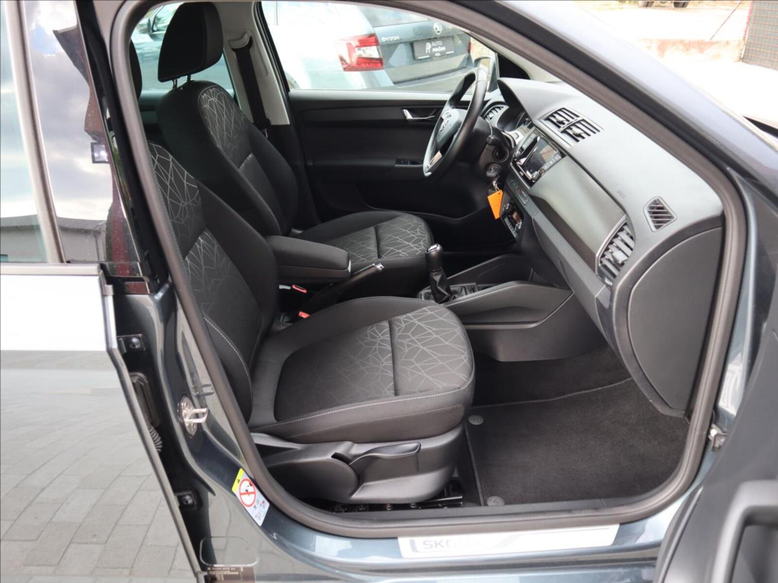Škoda Fabia 33