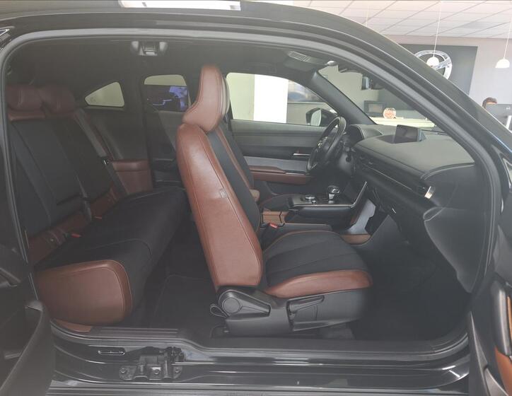 Mazda MX-30 6