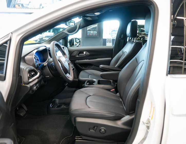 Chrysler Pacifica 14