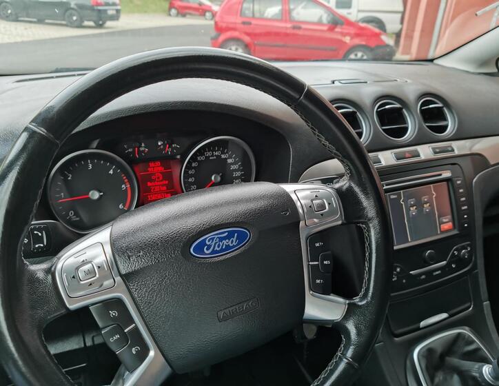 Ford S-MAX 21