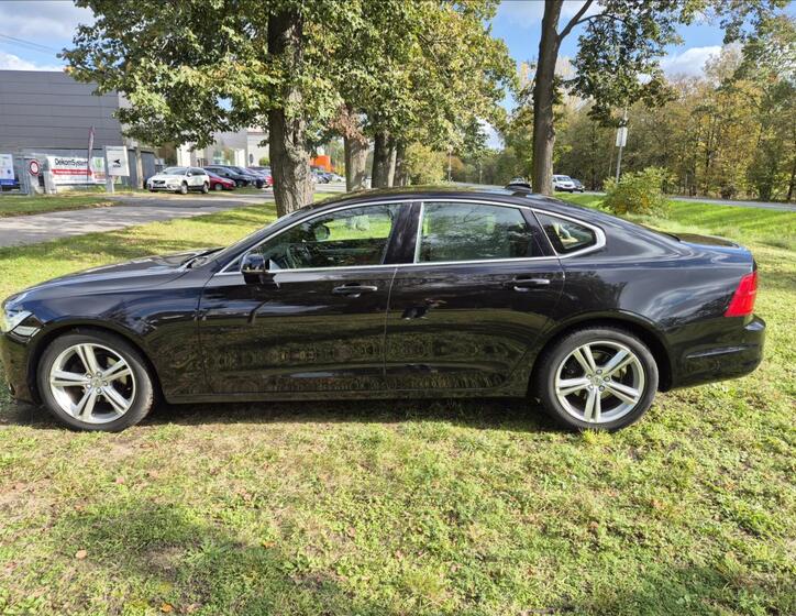 Volvo S90 8