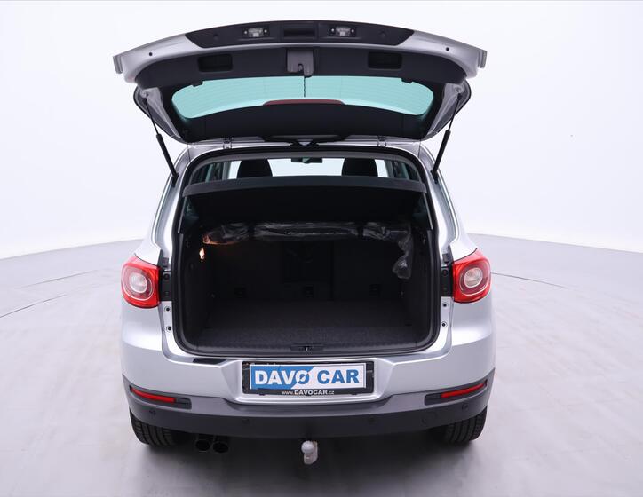 Volkswagen Tiguan 9
