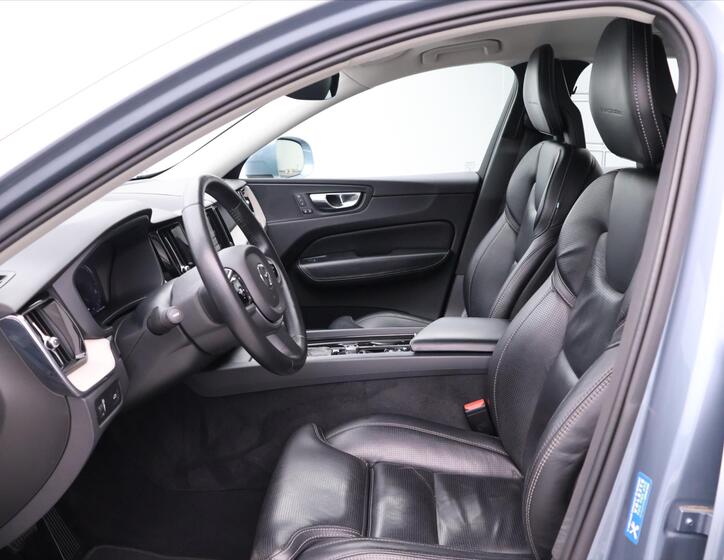 Volvo XC60 13