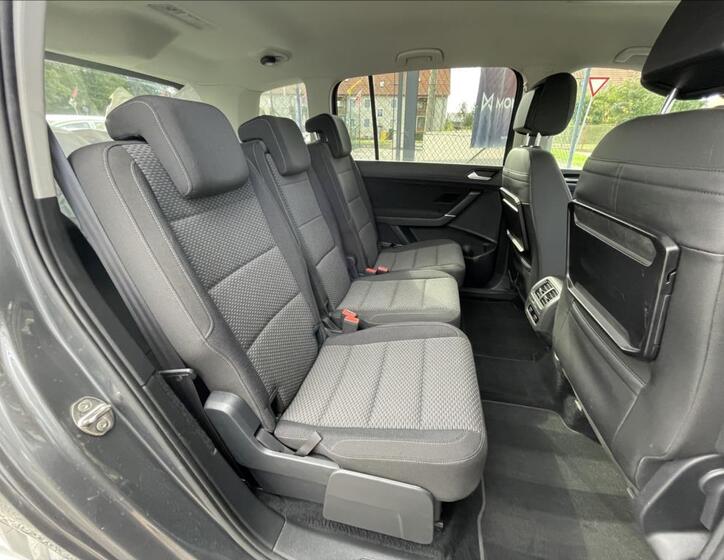 Volkswagen Touran 34