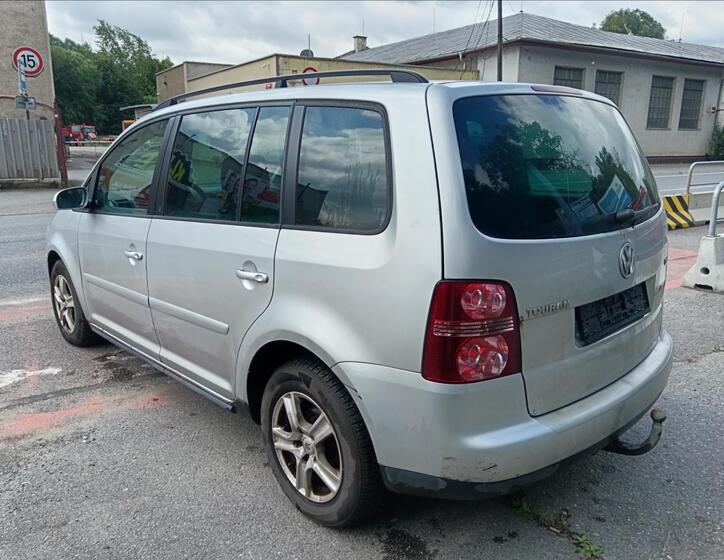 Volkswagen Touran 9