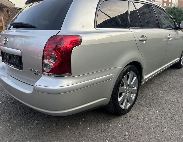 Toyota Avensis 10
