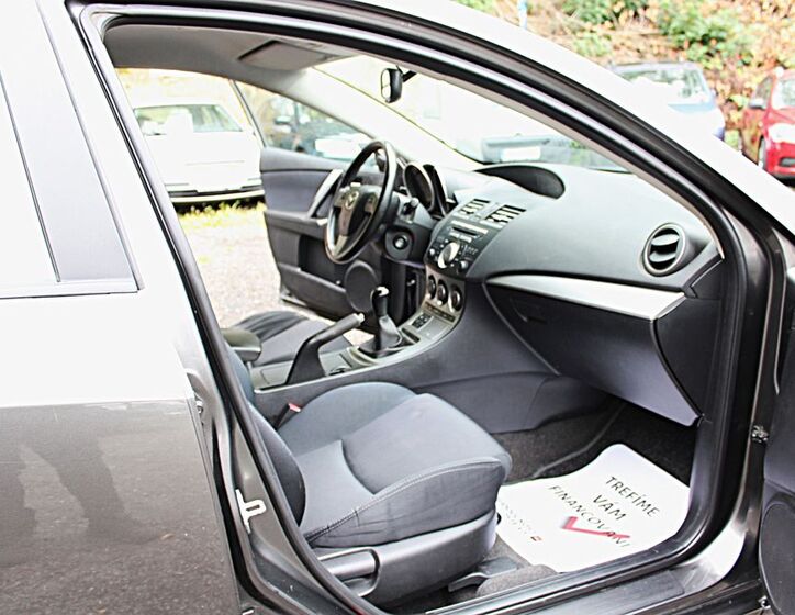 Mazda 3 13