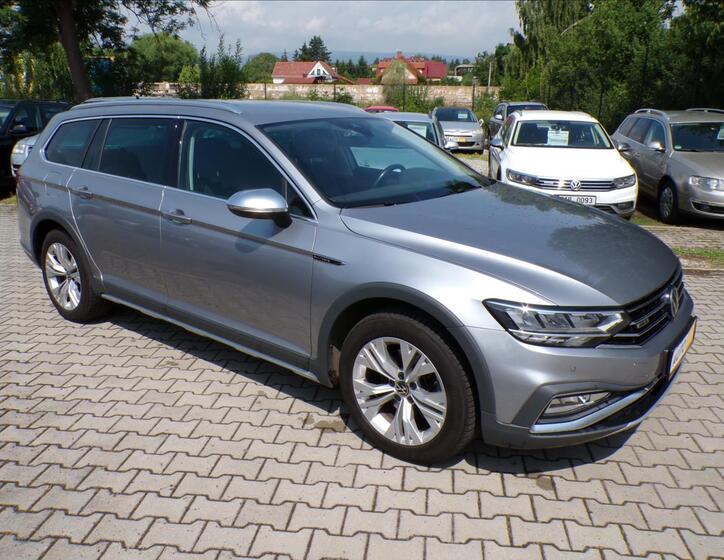 Volkswagen Passat 1