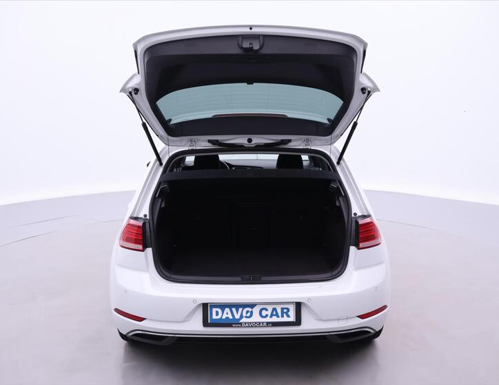 Volkswagen Golf 9