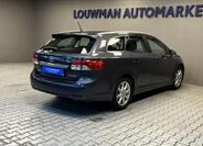 Toyota Avensis 2