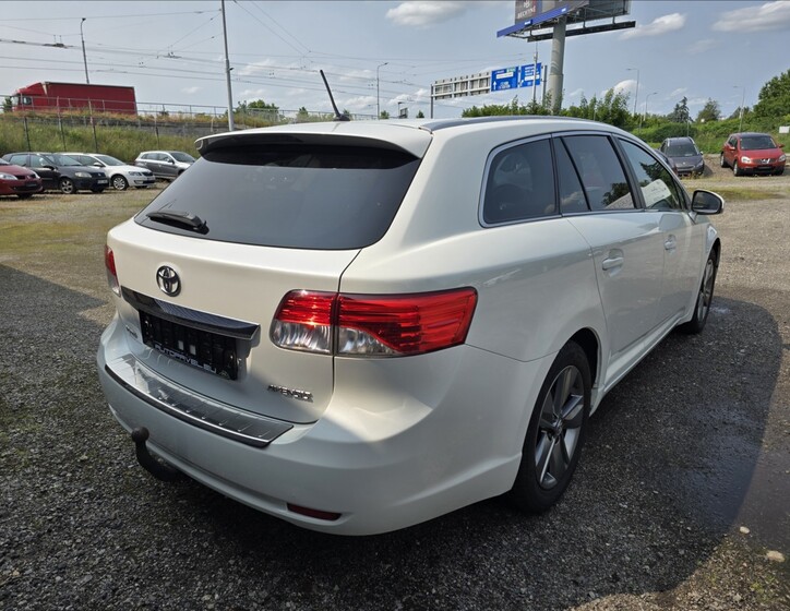 Toyota Avensis 5