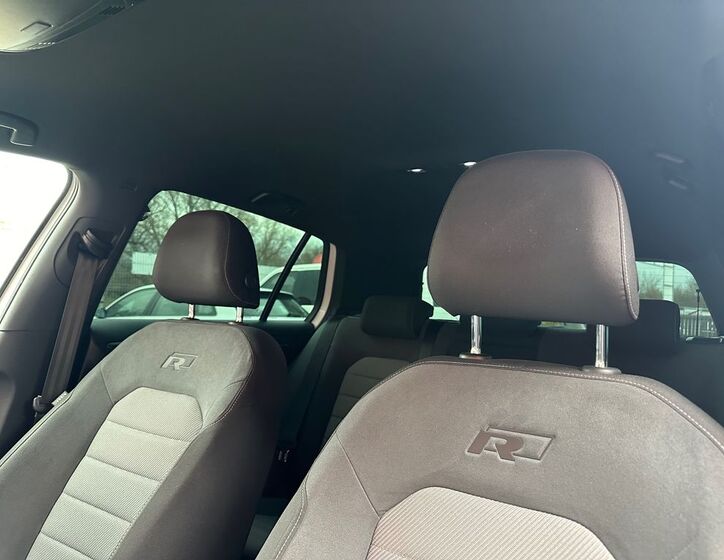 Volkswagen Golf 31
