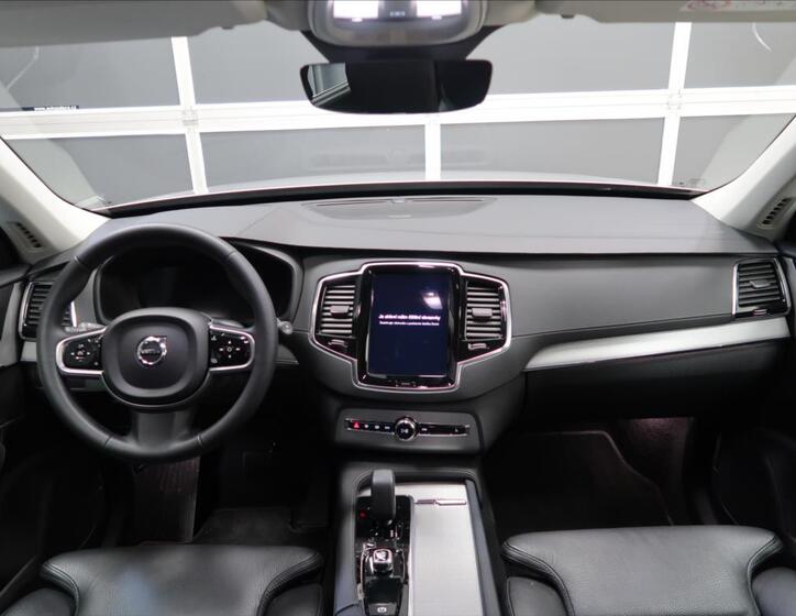 Volvo XC90 13