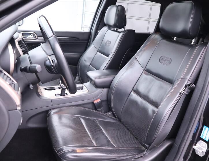 Jeep Grand Cherokee 13