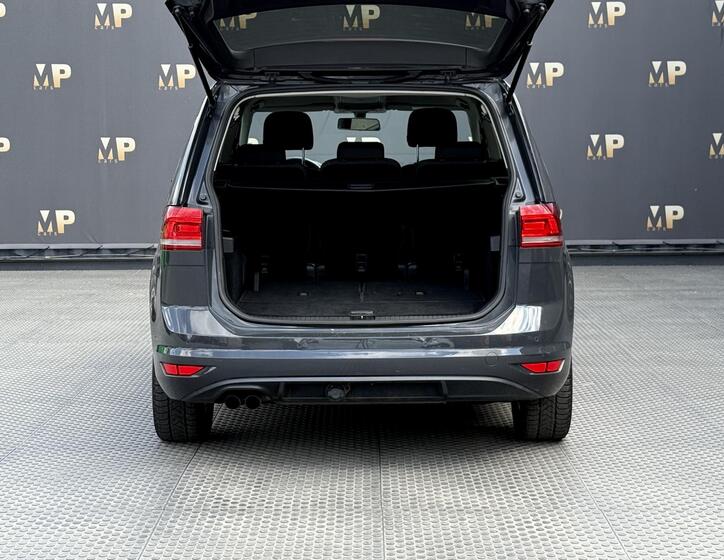 Volkswagen Touran 8