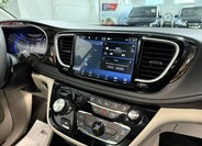 Chrysler Pacifica 18