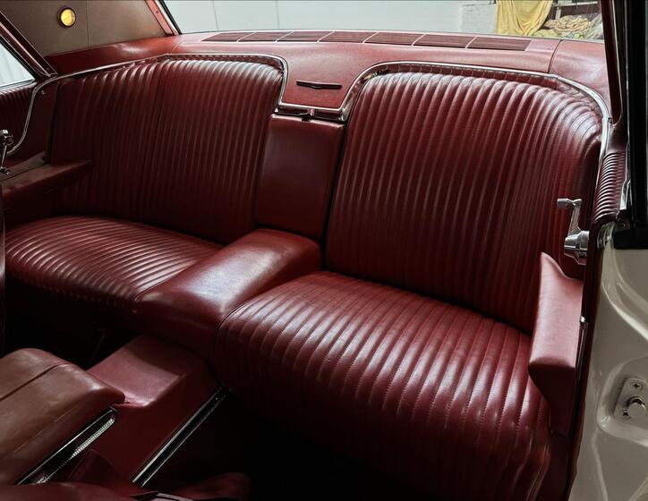 Ford Thunderbird 37
