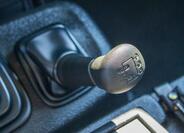 Land Rover Defender 24