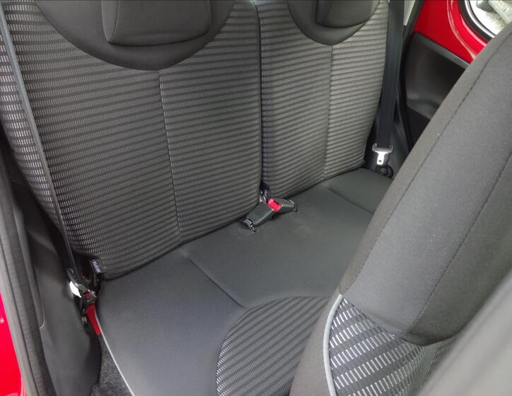 Peugeot 107 26