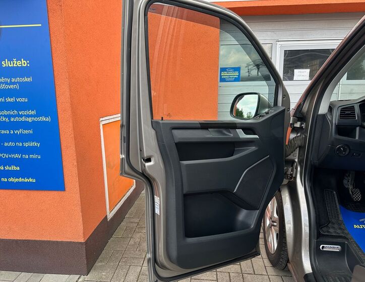 Volkswagen Caravelle 18