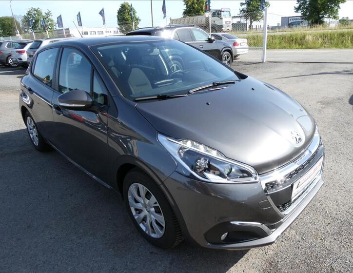 Peugeot 208 1