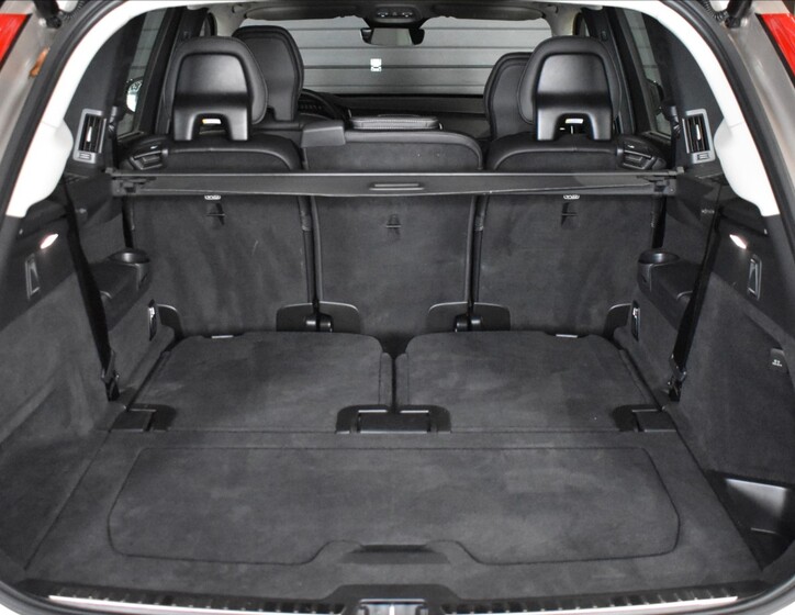 Volvo XC90 10