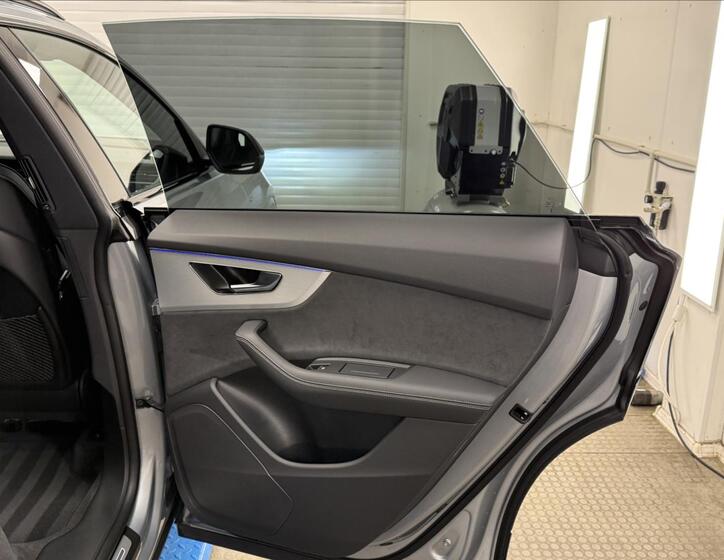 Audi Q8 32