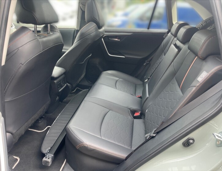 Toyota RAV4 8