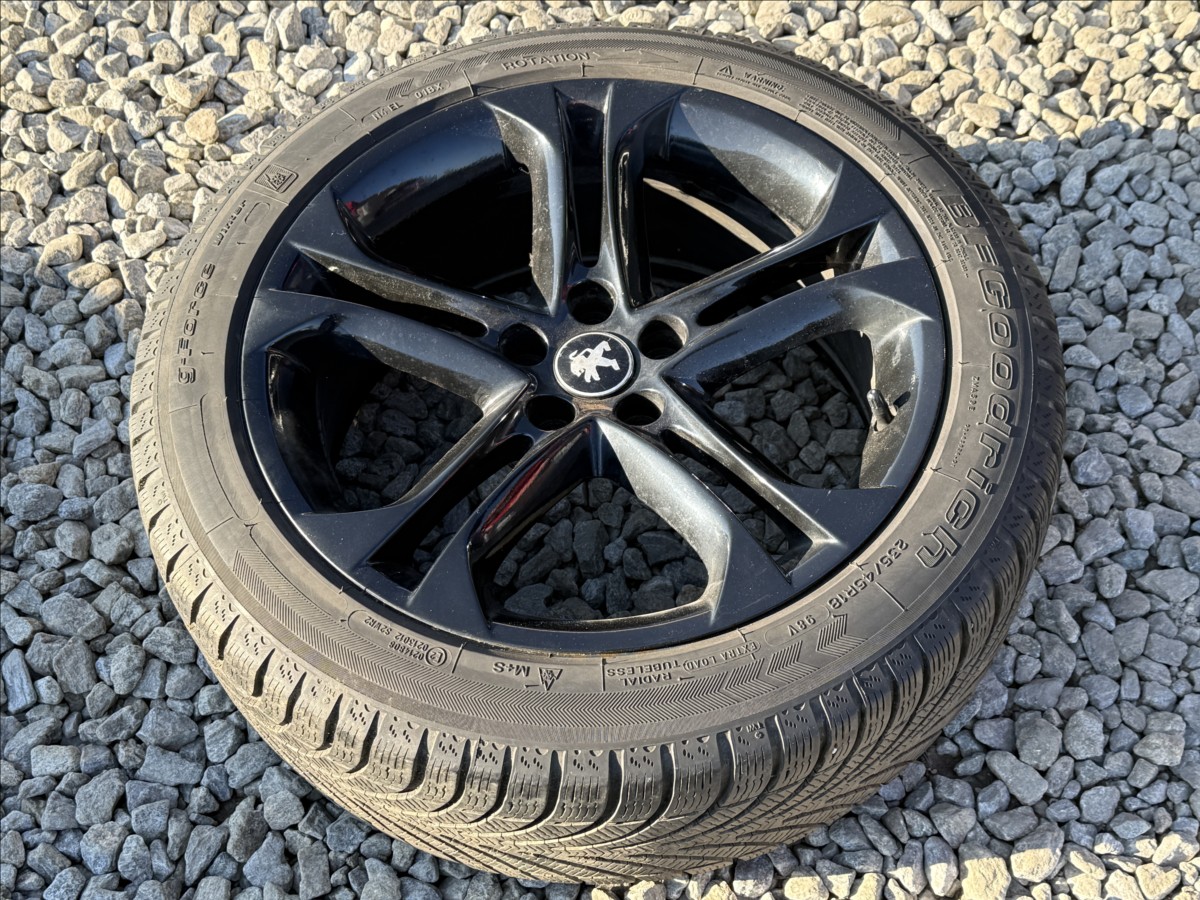 Peugeot RCZ