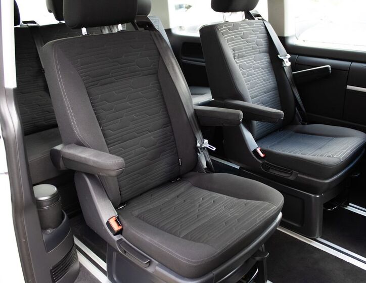 Volkswagen Multivan 22