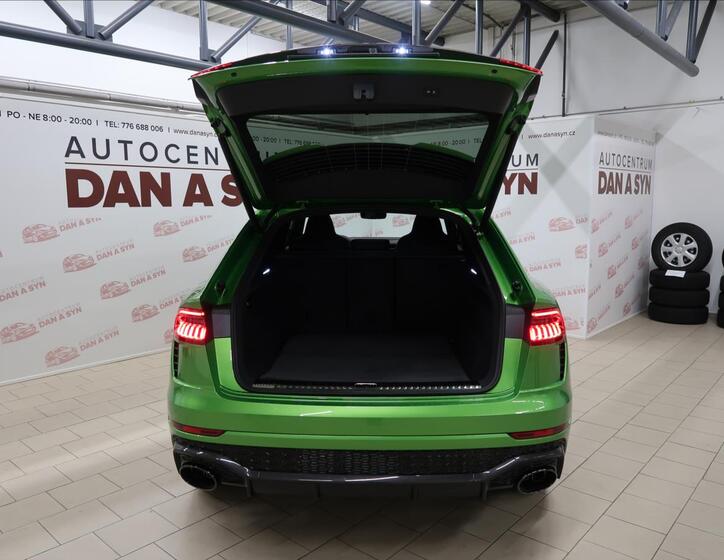 Audi RS Q8 7