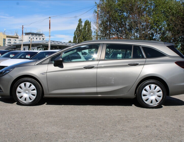 Opel Astra 8
