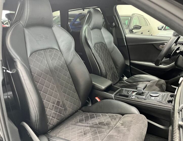 Audi RS4 26