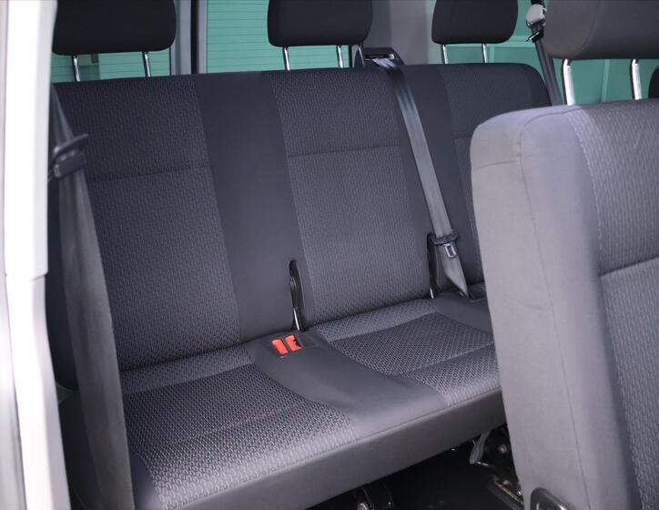 Volkswagen Caravelle 15