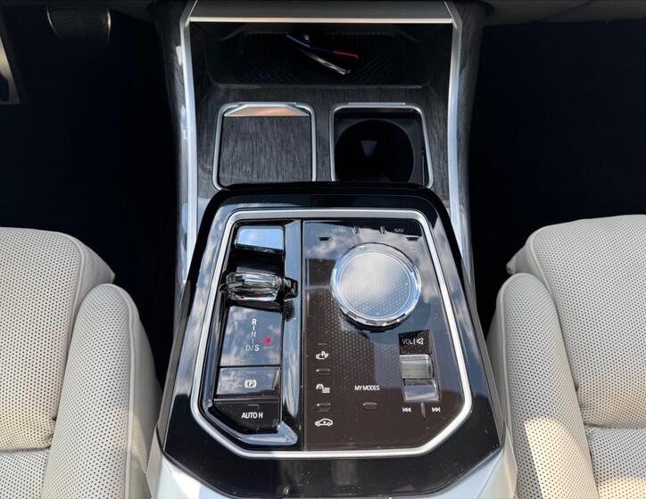 BMW Řada 7 13