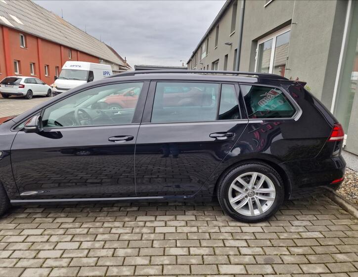 Volkswagen Golf 44