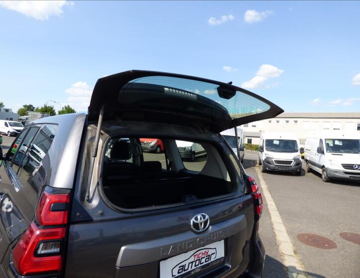 Toyota Land Cruiser 48
