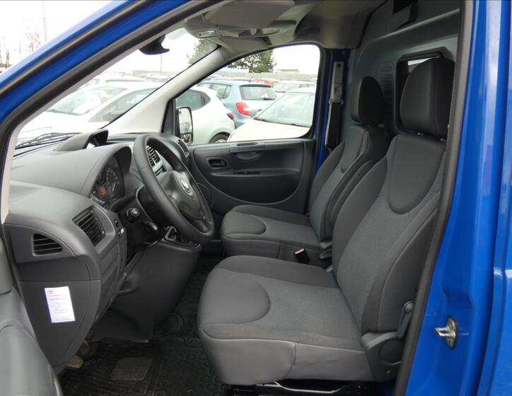 Toyota ProAce 8